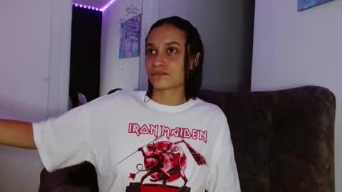 reina_reina online show from 4, 3, 2026