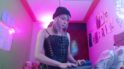 reiv_femboy online show from 16, 1, 2026