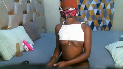 Snapshot of remmyqueen chatting on 21, 4, 2026 remmyqueen online show from 21, 4, 2026