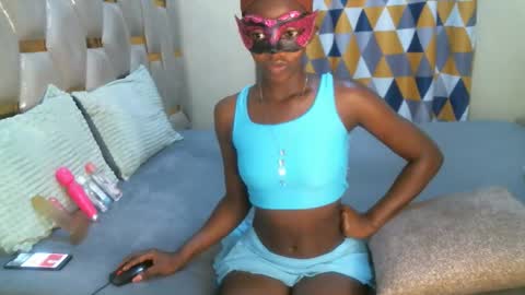 Snapshot of remmyqueen chatting on 5, 5, 2026 remmyqueen online show from 5, 5, 2026