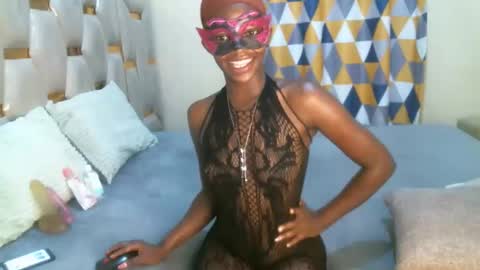 Snapshot of remmyqueen chatting on 10, 5, 2026 remmyqueen online show from 10, 5, 2026