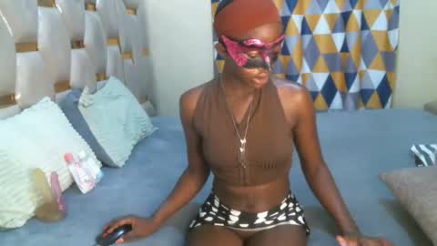 Snapshot of remmyqueen chatting on 11, 5, 2026 remmyqueen online show from 11, 5, 2026