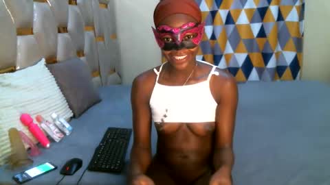 Snapshot of remmyqueen chatting on 17, 5, 2026 remmyqueen online show from 17, 5, 2026