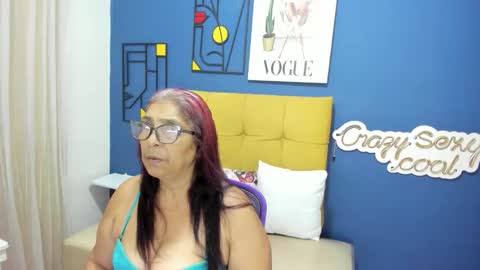 renata_milf_ online show from 17, 9, 2025