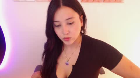 Snapshot of renata_ruiz chatting on 11, 12, 2024 online show from 11, 12, 2024