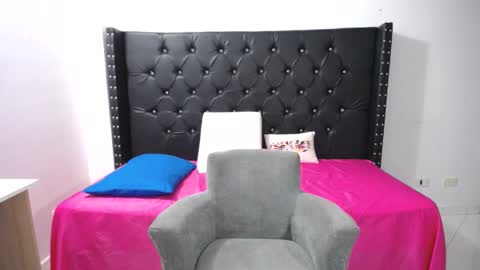 Snapshot of renata_salinas_1 chatting on 11, 9, 2025 Renata Salinas online show from 11, 9, 2025