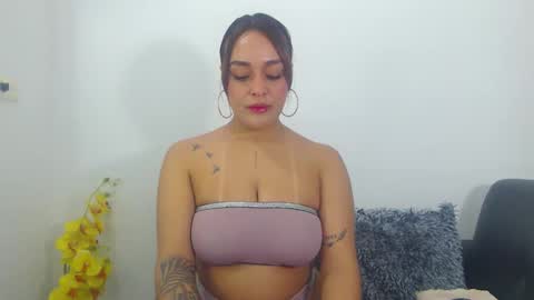 renatabrownn28 online show from 10, 3, 2026