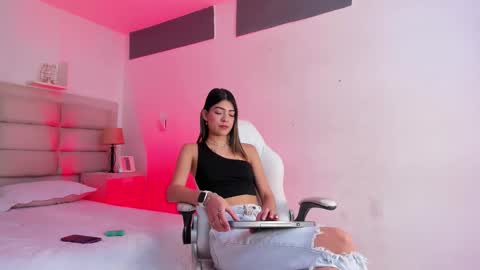 Snapshot of renatamason chatting on 14, 12, 2025 Renata online show from 14, 12, 2025