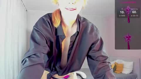 Snapshot of rene_yolker chatting on 19, 11, 2025 Rene online show from 19, 11, 2025