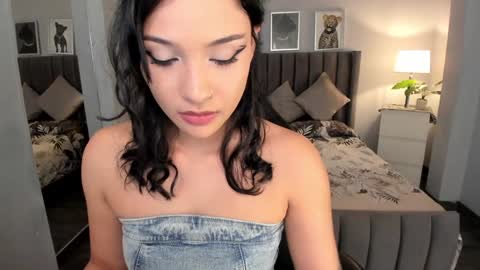 Snapshot of renee_shelby_ chatting on 6, 1, 2025 Renee Shelby online show from 6, 1, 2025