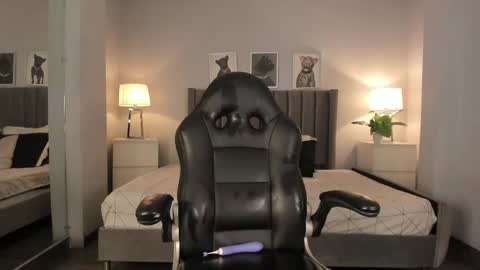 Snapshot of renee_shelby_ chatting on 12, 3, 2025 Renee Shelby online show from 12, 3, 2025