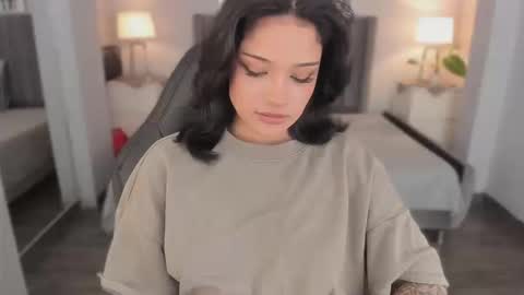 Snapshot of renee_shelby_ chatting on 11, 9, 2025 Renee Shelby online show from 11, 9, 2025