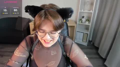 renee_turner online show from 4, 3, 2025