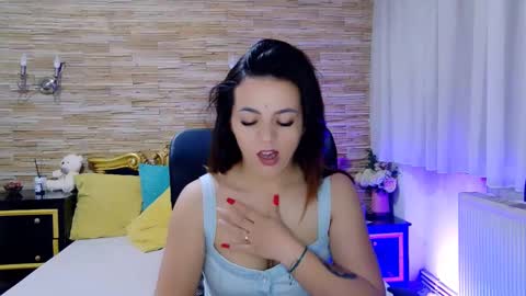 Snapshot of renesmesweet chatting on 18, 2, 2025 renesmesweet online show from 18, 2, 2025