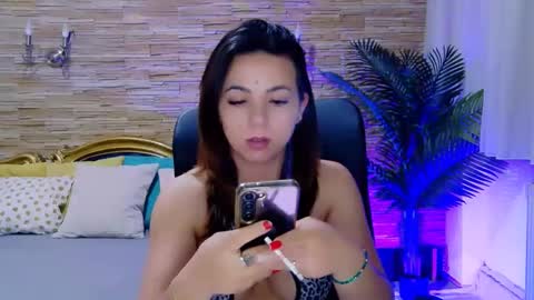 Snapshot of renesmesweet chatting on 19, 2, 2025 renesmesweet online show from 19, 2, 2025