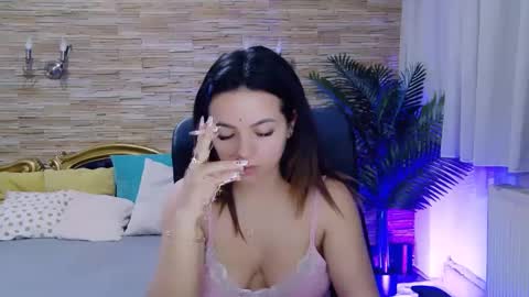 Snapshot of renesmesweet chatting on 27, 2, 2025 renesmesweet online show from 27, 2, 2025