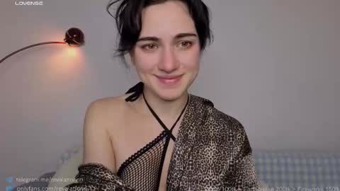 Snapshot of revalation_ chatting on 19, 10, 2025 Ewiwi online show from 19, 10, 2025