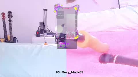 Snapshot of revy_black69 chatting on 21, 10, 2025 Rebecca y sarih online show from 21, 10, 2025