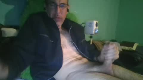 reyes_albert2006 online show from 5, 1, 2025