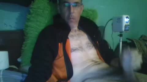 Snapshot of reyes_albert2006 chatting on 1, 12, 2025 reyes_albert2006 online show from 1, 12, 2025