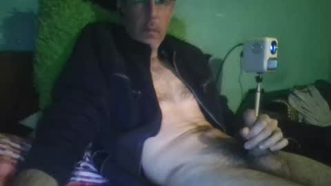 reyes_albert2006 online show from 16, 2, 2026