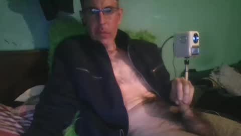 reyes_albert2006 online show from 22, 2, 2026