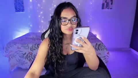 Snapshot of riana_kean chatting on 21, 11, 2025 RianaK online show from 21, 11, 2025