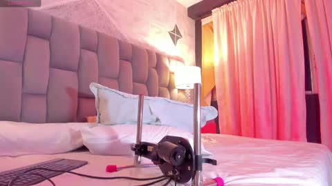 Snapshot of rianamanson chatting on 1, 3, 2025 Riana online show from 1, 3, 2025