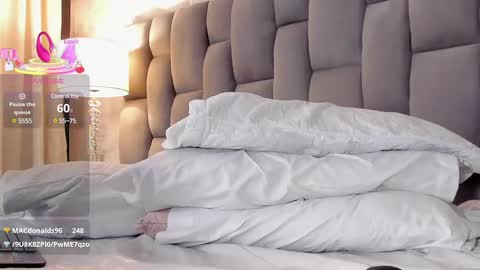 Snapshot of rianamanson chatting on 7, 3, 2025 Riana online show from 7, 3, 2025