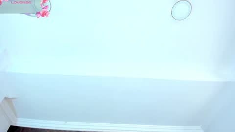 Snapshot of rianamanson chatting on 8, 9, 2025 Riana online show from 8, 9, 2025