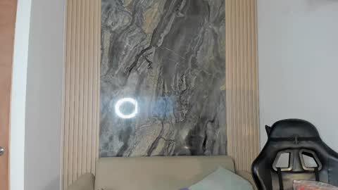 Snapshot of rianamanson chatting on 5, 10, 2025 Riana online show from 5, 10, 2025