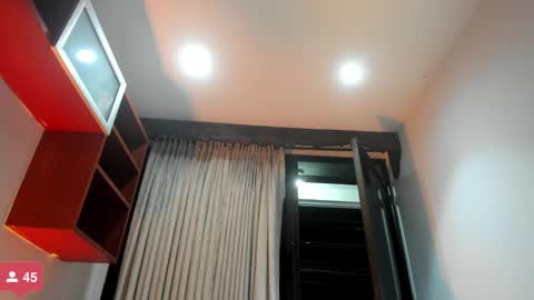 Snapshot of rianamanson chatting on 2, 11, 2025 Riana online show from 2, 11, 2025