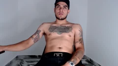 Snapshot of riancum chatting on 23, 11, 2025 juan online show from 23, 11, 2025