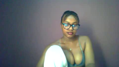 Snapshot of ricie001 chatting on 11, 6, 2026 ricie001 online show from 11, 6, 2026