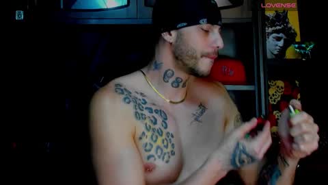 Snapshot of rickg_oficial chatting on 24, 10, 2025 RICKG online show from 24, 10, 2025