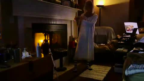 PINK HOLE TWINK online show from 17, 1, 2025