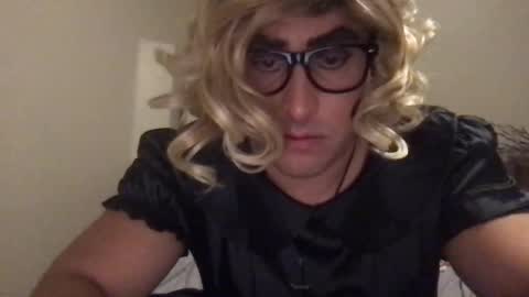 Katieabsissy online show from 6, 12, 2024
