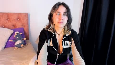 Snapshot of riley_colors chatting on 25, 1, 2025 Riley online show from 25, 1, 2025