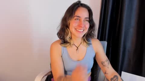 Snapshot of riley_colors chatting on 8, 3, 2025 Riley online show from 8, 3, 2025