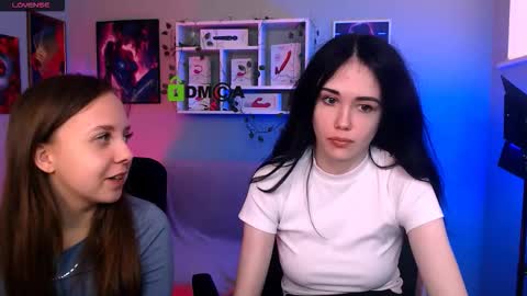 Snapshot of riley_sanders chatting on 12, 9, 2025 Meow online show from 12, 9, 2025