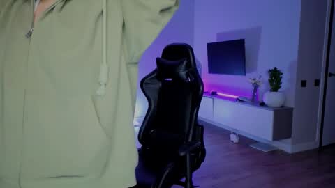 Snapshot of rileymee chatting on 20, 12, 2025 rileymee online show from 20, 12, 2025