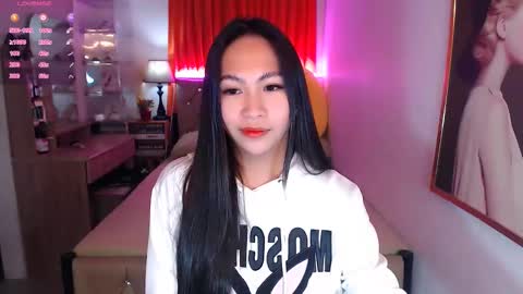 Snapshot of rileymillerx chatting on 5, 1, 2025 Riley online show from 5, 1, 2025