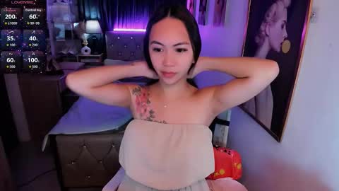 Snapshot of rileymillerx chatting on 13, 10, 2025 Riley online show from 13, 10, 2025