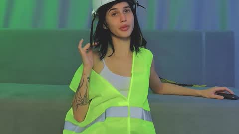 Snapshot of rinacain chatting on 22, 10, 2025 RINA online show from 22, 10, 2025