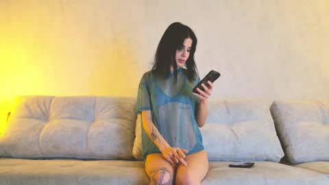 Snapshot of rinacain chatting on 27, 11, 2025 RINA online show from 27, 11, 2025