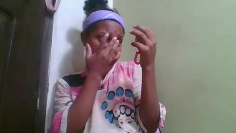Snapshot of rinah654271 chatting on 18, 5, 2026 rinah654271 online show from 18, 5, 2026