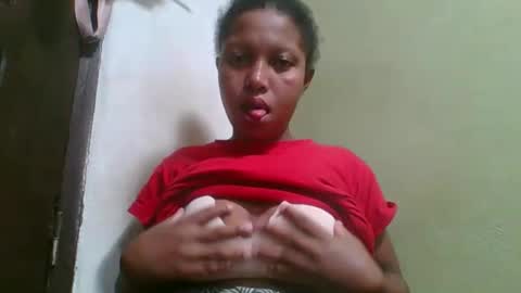 Snapshot of rinah654271 chatting on 24, 5, 2026 rinah654271 online show from 24, 5, 2026