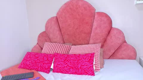 RIRI  online show from 9, 10, 2025