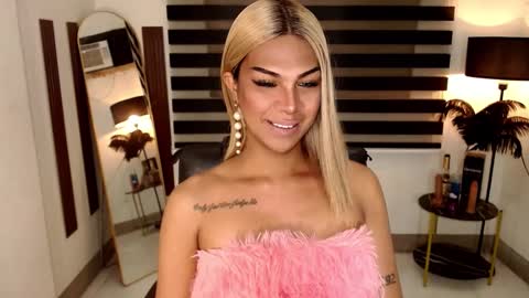 Snapshot of ririmoorets chatting on 22, 1, 2025 riri online show from 22, 1, 2025