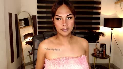 Snapshot of ririmoorets chatting on 5, 3, 2025 riri online show from 5, 3, 2025